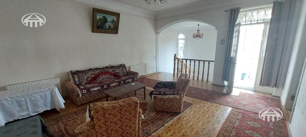 House · 5 rooms · 250 m² · Kanaker-Zeytun