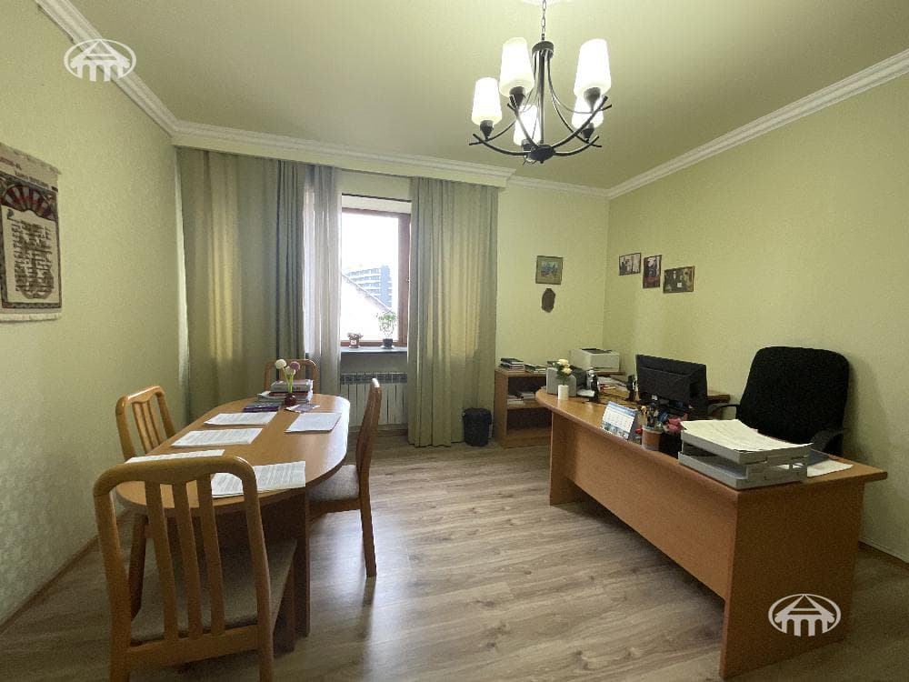Առանձնատուն · 9 սեն. · 808 մ² · Արաբկիր