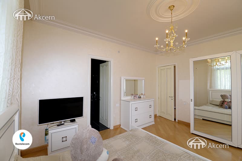 Mansion · 7 rooms · 729 m² · v. Arinj