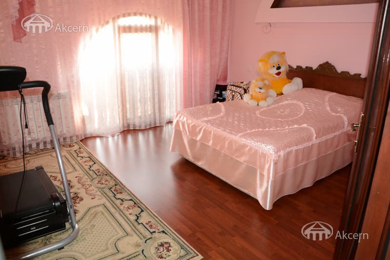 Mansion · 9 rooms · 590 m² · Arabkir