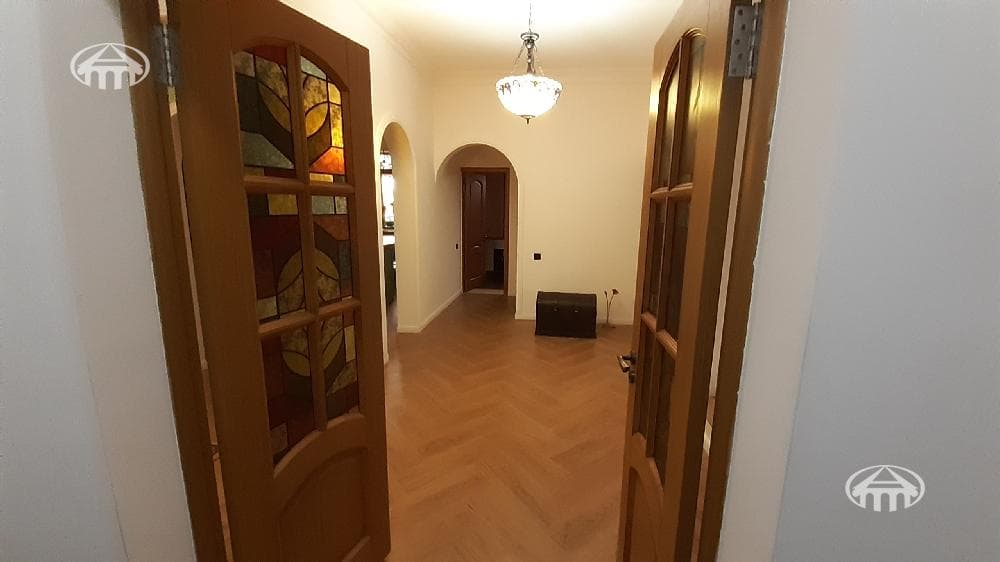 Առանձնատուն · 8 սեն. · 418 մ² · Դավթաշեն