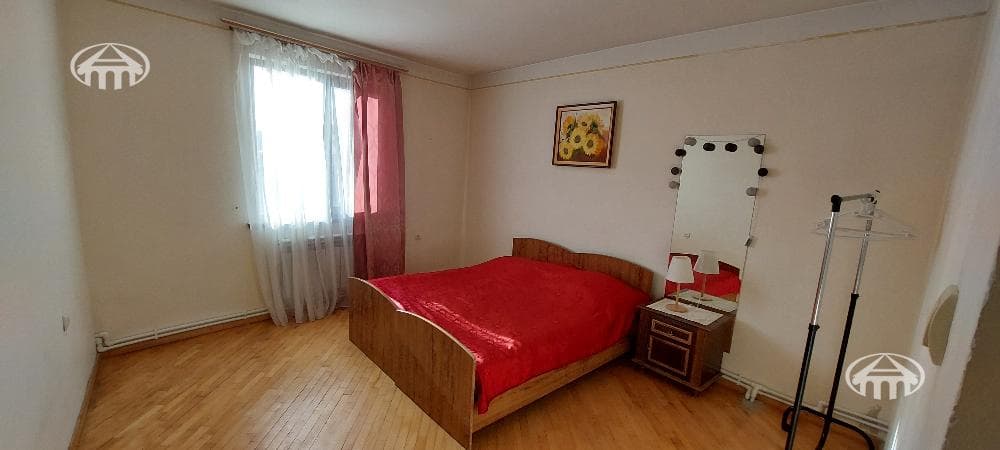 Офис · 300 м² · Кентрон