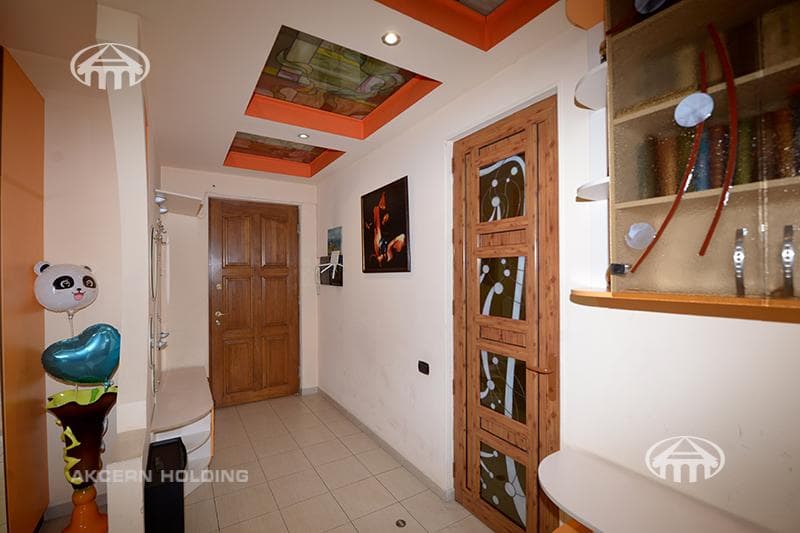 Квартира · 4 комн. · 160 м² · Кентрон