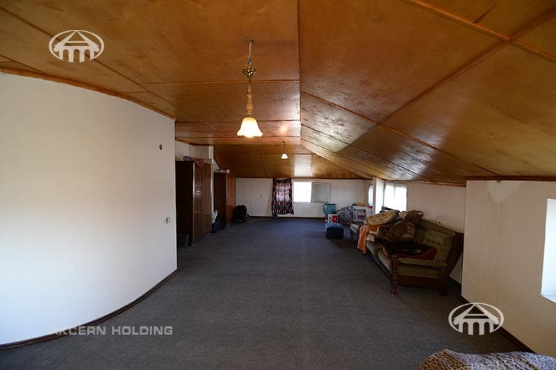 Mansion · 5 rooms · 209 m² · Kentron