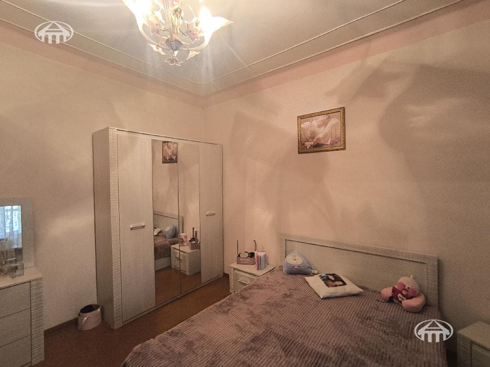 Дом · 6 комн. · 376 м² · Аван