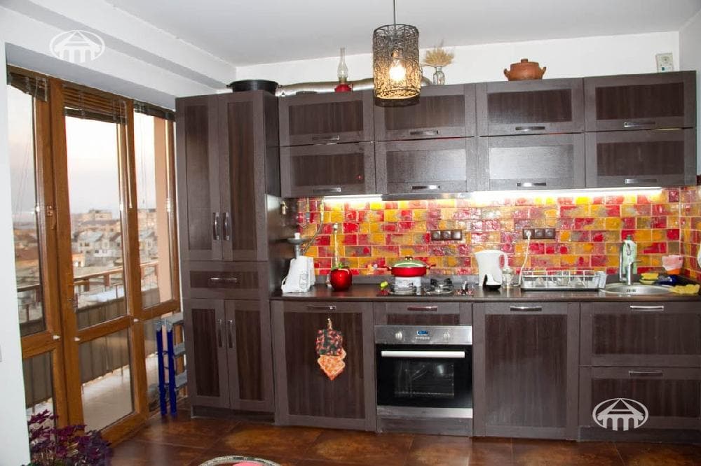 Квартира · 5 комн. · 178 м² · Шенгавит