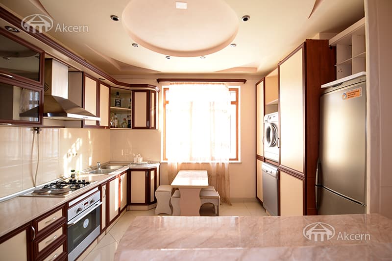 Особняк · 4 комн. · 220 м² · Арабкир
