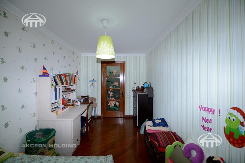 Квартира · 4 комн. · 114 м² · Кентрон