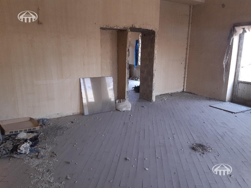 House · 5 rooms · 573 m² · Erebuni
