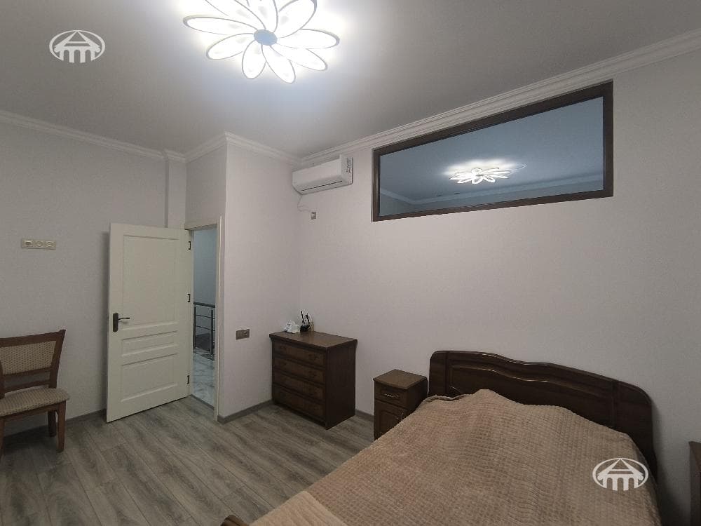 Офис · 270 м² · Давташен