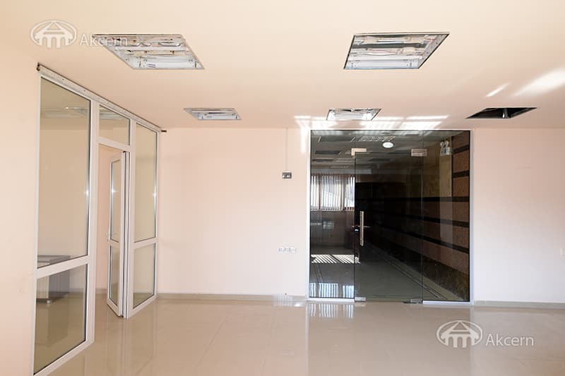 Office · 83 m² · Kentron — photo 5 / 19