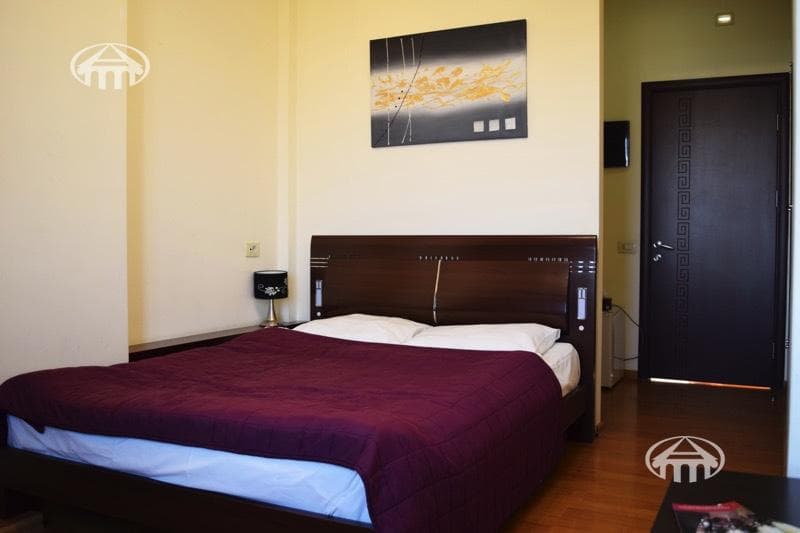 Hotel · 7 rooms · 328 m² · Arabkir