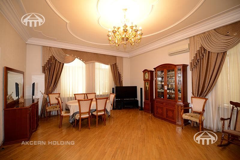 Առանձնատուն · 5 սեն. · 319 մ² · Աջափնյակ