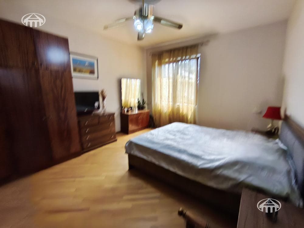House · 6 rooms · 413 m² · Shengavit