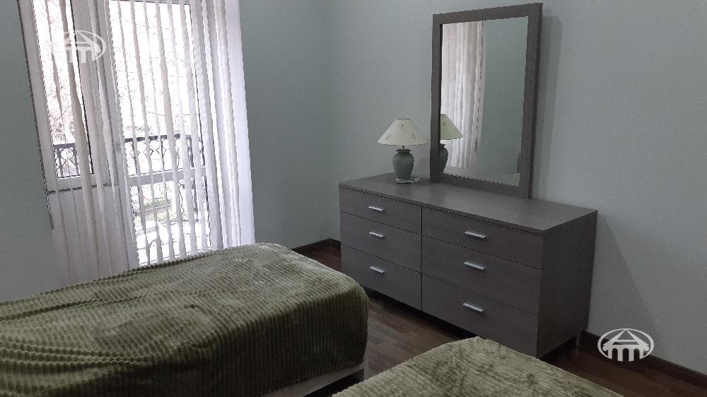 Квартира · 3 комн. · 90 м² · Кентрон