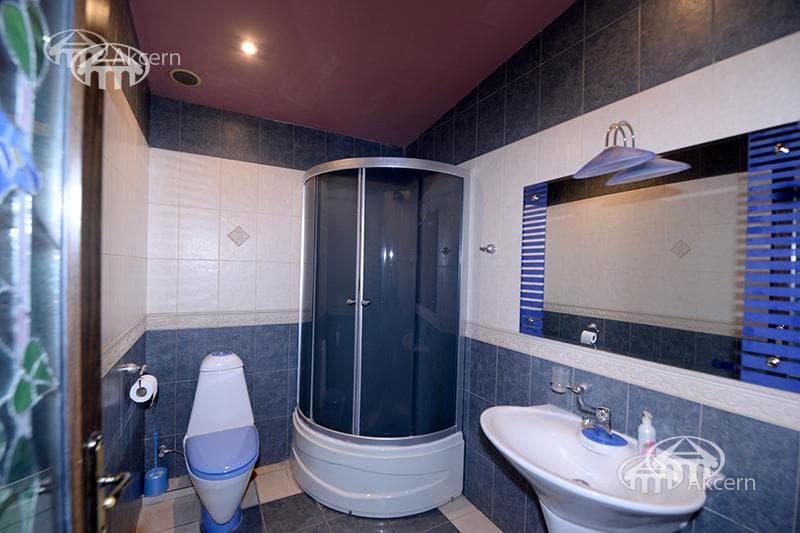 Hotel · 5 rooms · 540 m² · Kentron