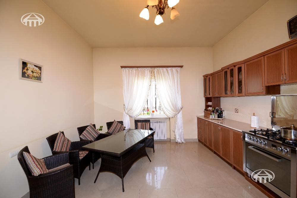 Mansion · 9 rooms · 934 m² · Nork-Marash