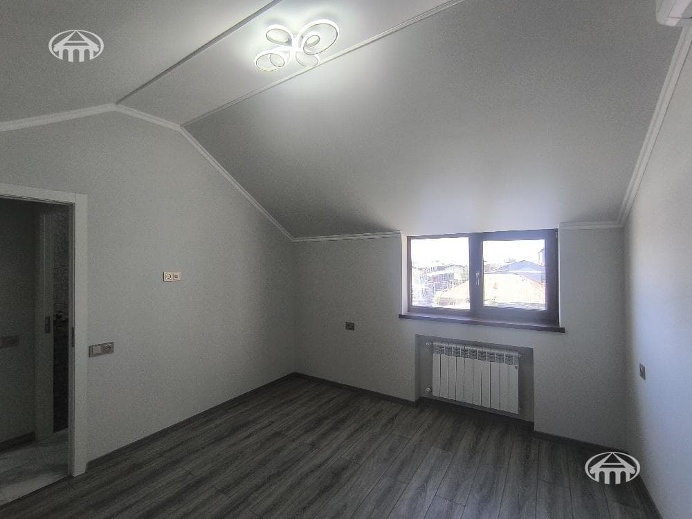Офис · 270 м² · Давташен