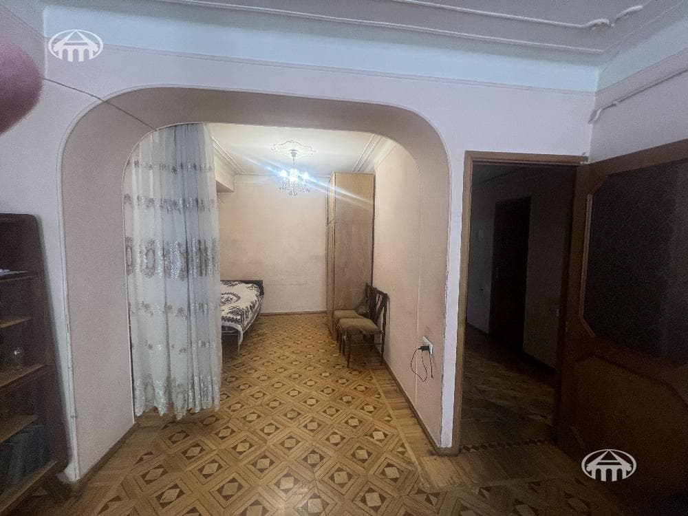 Apartment · 2 rooms · 61 m² · Kentron