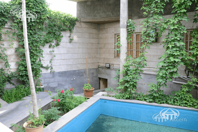 Mansion · 7 rooms · 560 m² · Kentron
