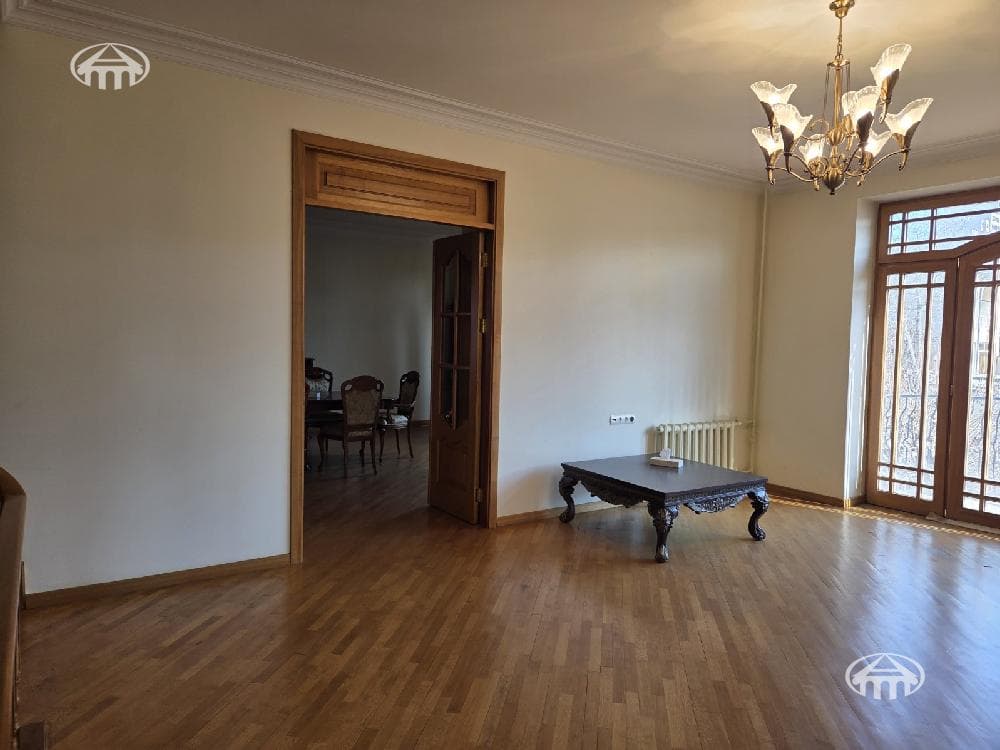 Дом · 6 комн. · 540 м² · Арабкир