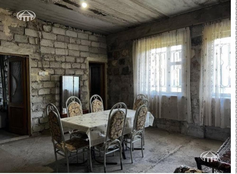 Առանձնատուն · 8 սեն. · 505 մ² · գ. Կարենիս