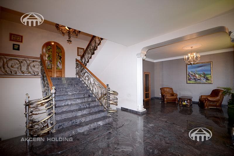 Mansion · 9 rooms · 671 m² · Arabkir