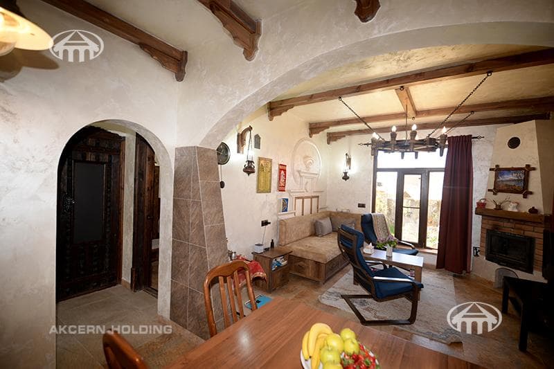 Mansion · 5 rooms · 210 m² · Garni