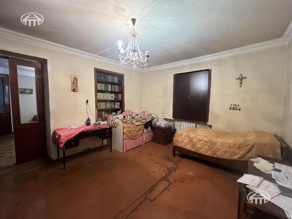 House · 9 rooms · 400 m² · Ajapnyak