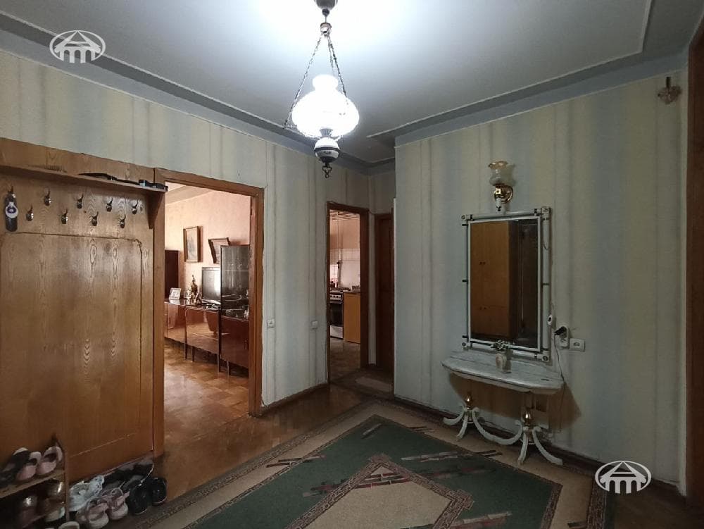 Квартира · 4 комн. · 115 м² · Кентрон