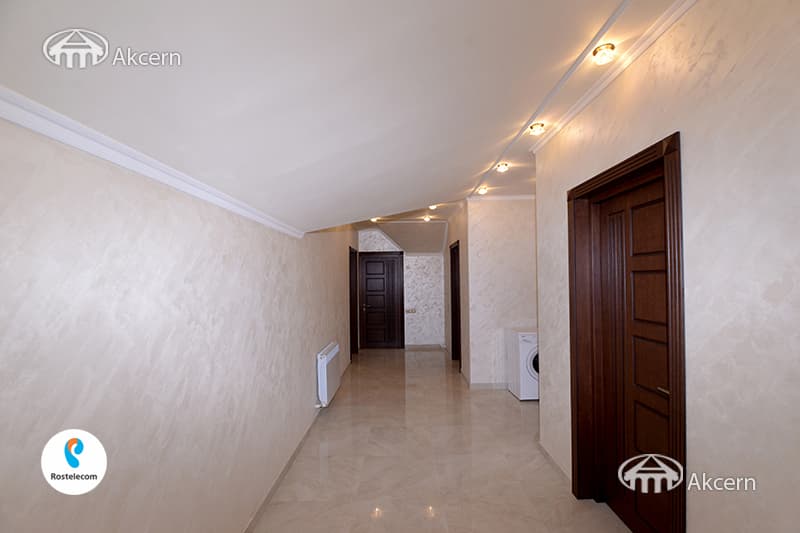 Առանձնատուն · 5 սեն. · 245 մ² · Կենտրոն