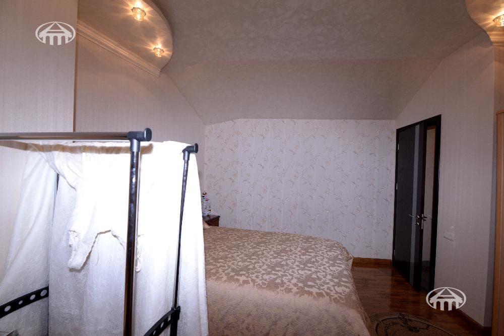 Квартира · 5 комн. · 300 м² · Кентрон