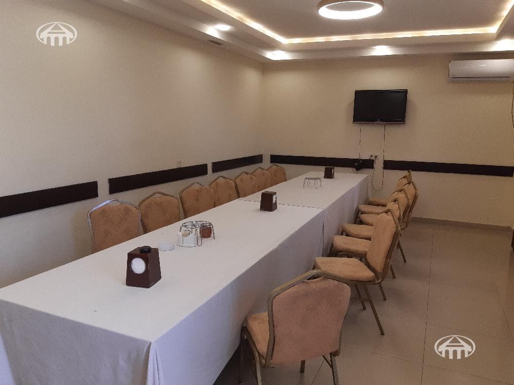Ресторан · 590 м² · Джрвеж