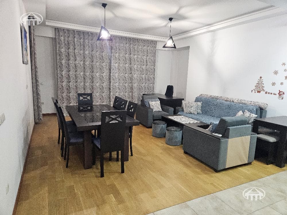 Apartment · 2 rooms · 68 m² · Kentron