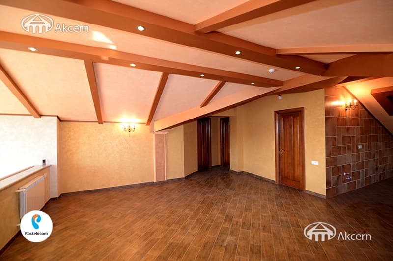 Mansion · 7 rooms · 729 m² · v. Arinj