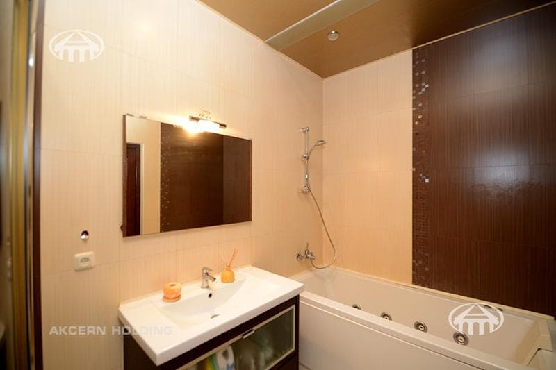 Особняк · 9 комн. · 650 м² · Аджапняк