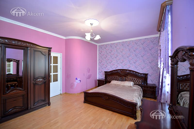 Mansion · 5 rooms · 280 m² · Parakar