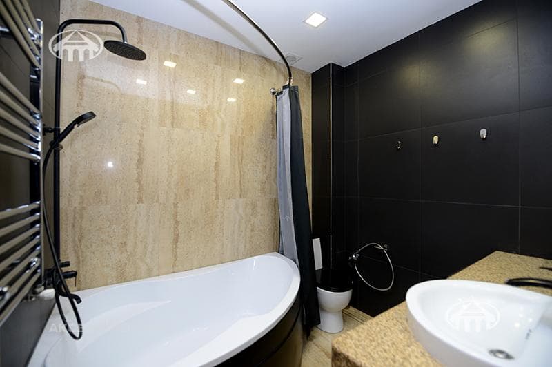 Квартира · 4 комн. · 150 м² · Кентрон