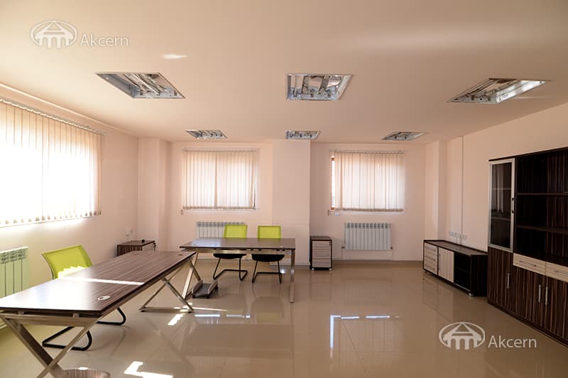 Office · 83 m² · Kentron — photo 14 / 19