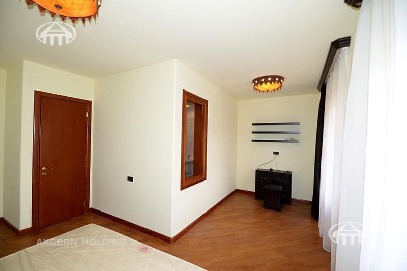 Country house · 4 rooms · 289.5 m² · Dzoraghbyur