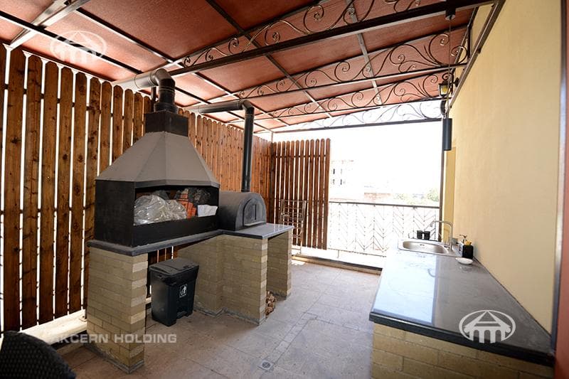 Apartment · 4 rooms · 254 m² · Kentron