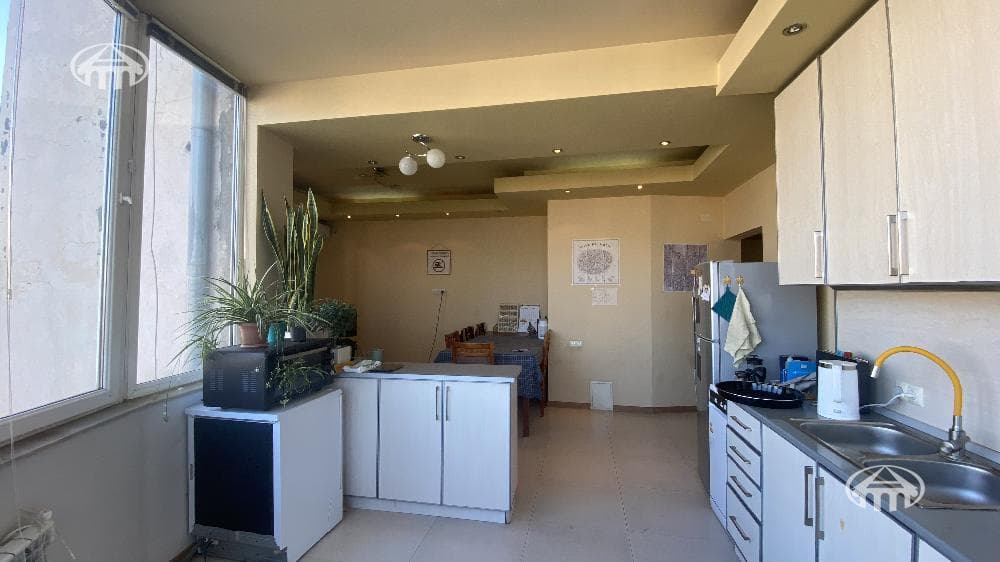 Квартира · 4 комн. · 117 м² · Арабкир