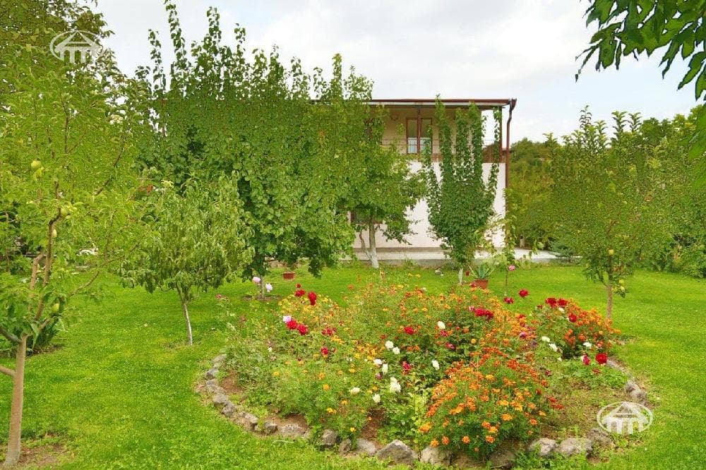Mansion · 4 rooms · 360 m² · Ashtarak