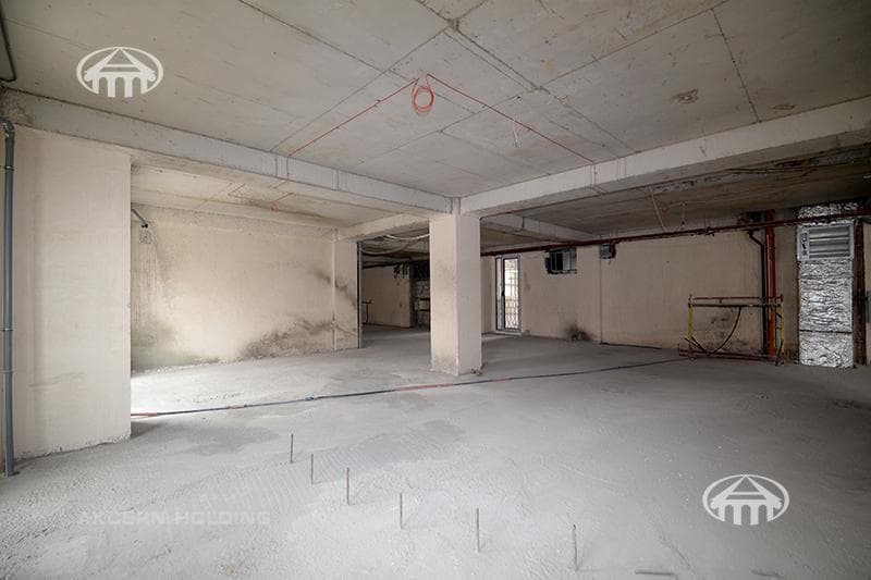 Retail · 305 m² · Kanaker-Zeytun