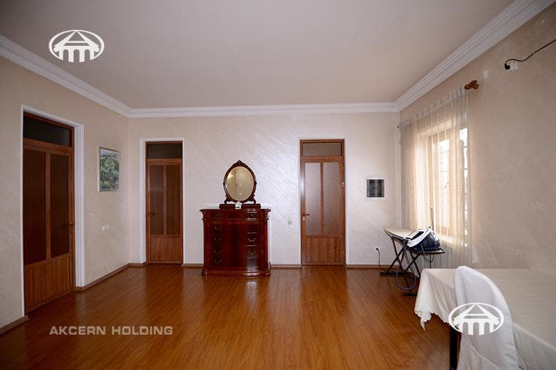 Особняк · 5 комн. · 327 м² · Аджапняк