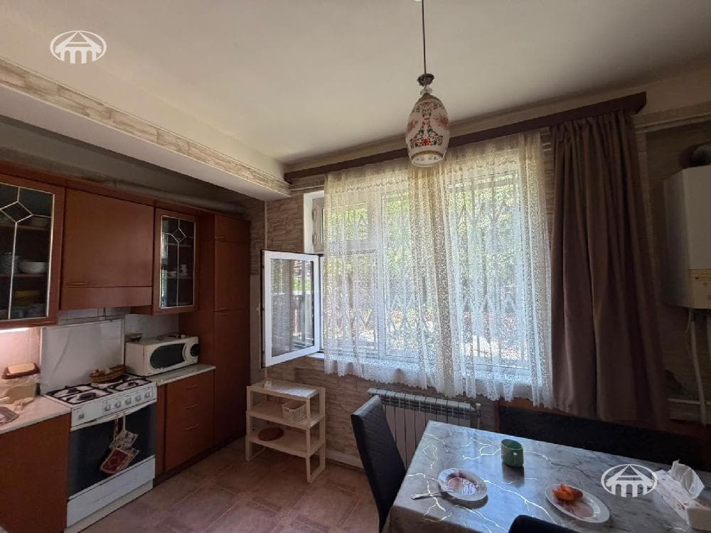 Բնակարան · 3 սեն. · 95 մ² · Կենտրոն