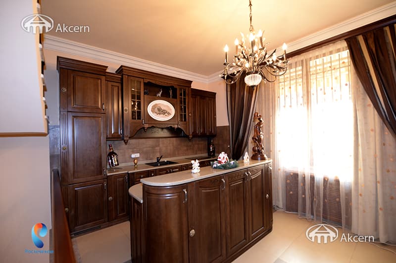 Дом · 6 комн. · 370 м² · Арабкир