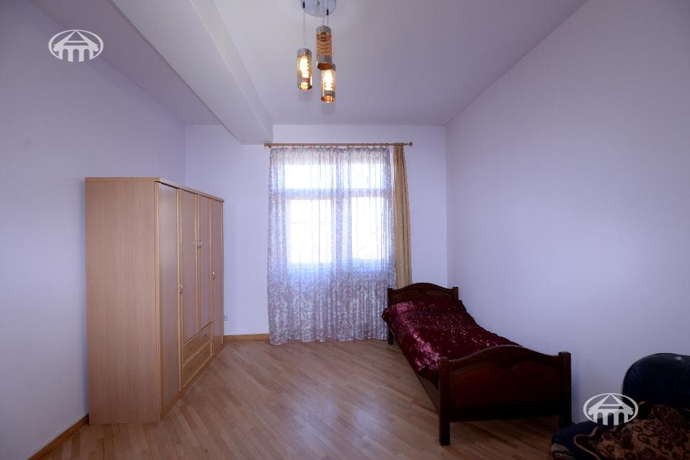 Особняк · 6 комн. · 366 м² · Канакер-Зейтун