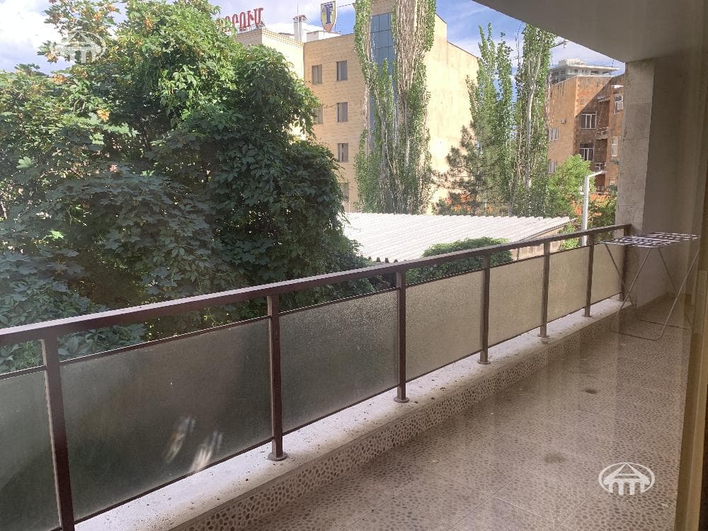 Առանձնատուն · 7 սեն. · 630 մ² · Կենտրոն