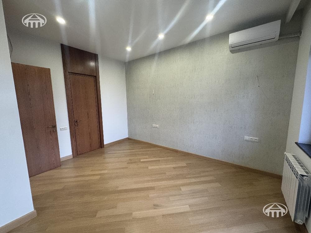Townhouse · 4 rooms · 292 m² · Arabkir